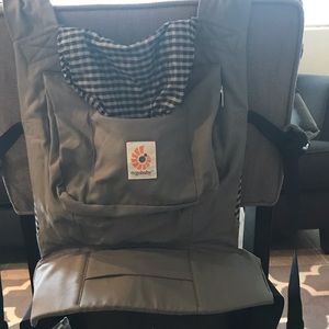 Ergo baby carrier